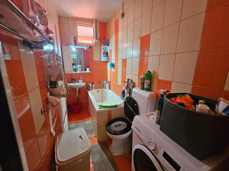 Apartament cu 2 camere semidecomandat în Complex Studențesc