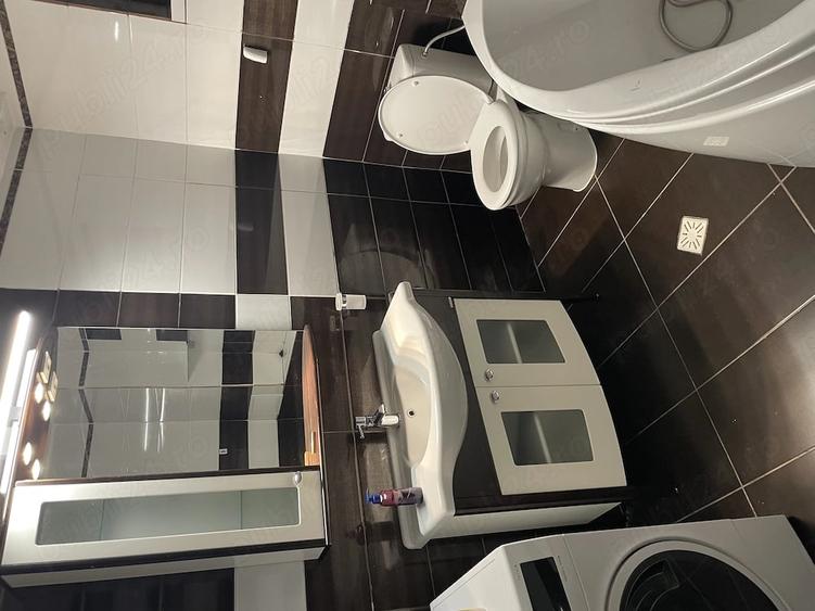 Apartament cu 3 camere semidecomandat în Ștrand