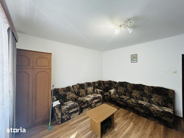 Apartament cu 3 camere decomandat, mobilat în Piața Cluj