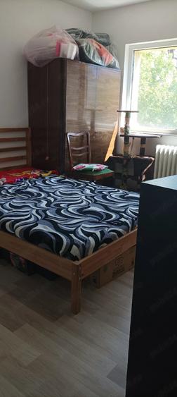 Apartament cu 3 camere semidecomandat în Girocului