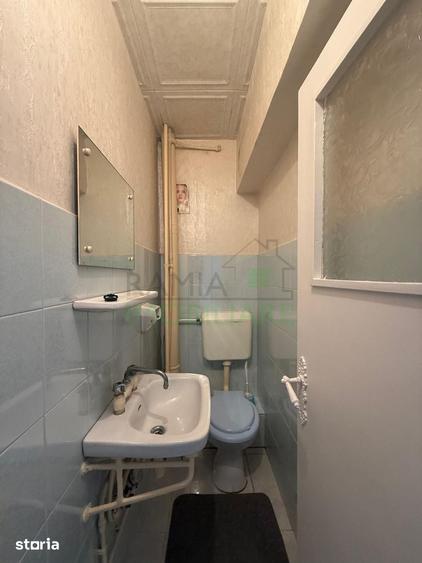 Apartament cu 3 camere decomandat în Tractorul