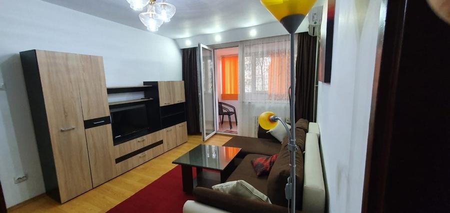 Apartament cu 2 camere semidecomandat în Berceni