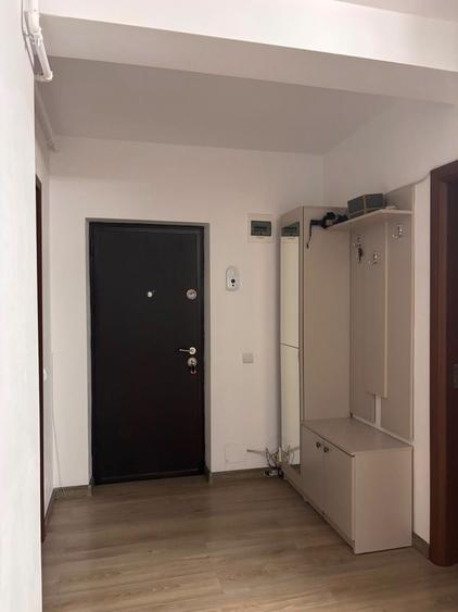 Inchiriez apartament cu 2 camere decomandat :str Avram iancu in spate la bmw - 1
