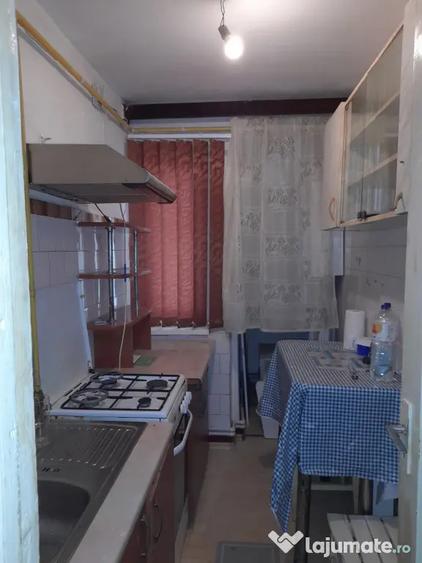 Apartament cu 2 camere semidecomandat în Viziru 1