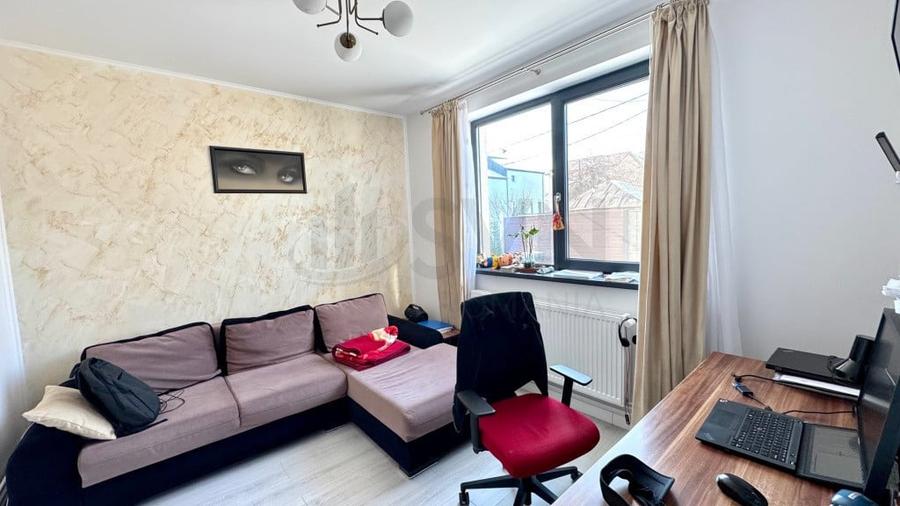 Casă cu 5 camere cu Teren 255 Mp în Titan