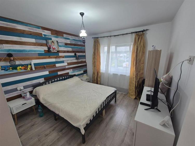 Apartament cu 3 camere decomandat în Buzaului