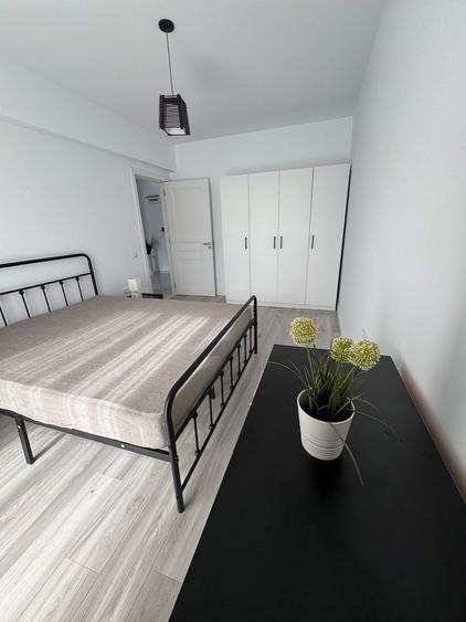 Apartament cu 2 camere decomandat în Fundeni