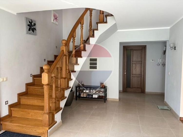 Casă individuală cu 5 camere cu Teren 541 Mp în Ocna Șugatag