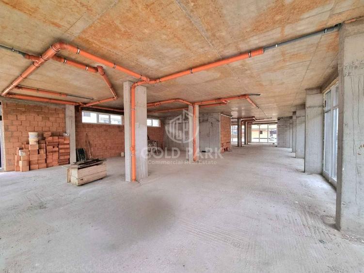 Spațiu comercial, de 163 mp, în Florești
