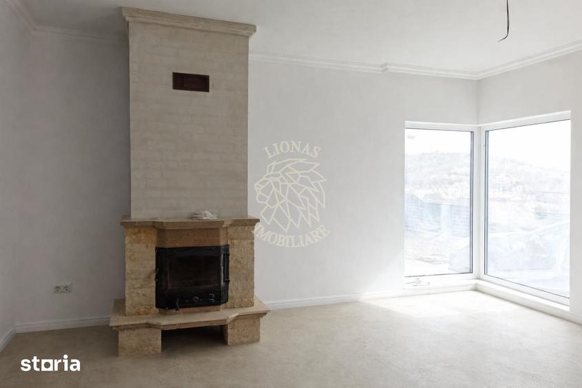 Casă cu 4 camere cu Teren 550 Mp în Central