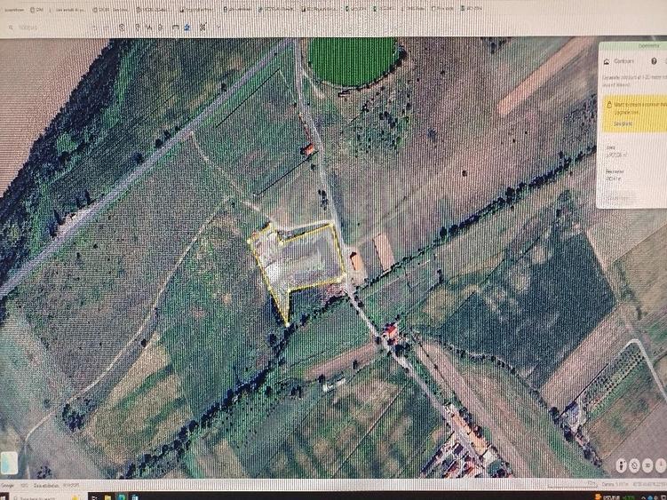 Casă cu Teren 7134 Mp în Periferie