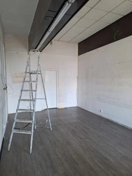 Spațiu comercial, de 37 mp, în Central