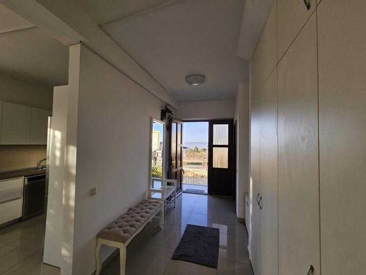 Duplex cu 4 camere cu Teren 300 Mp în Europa