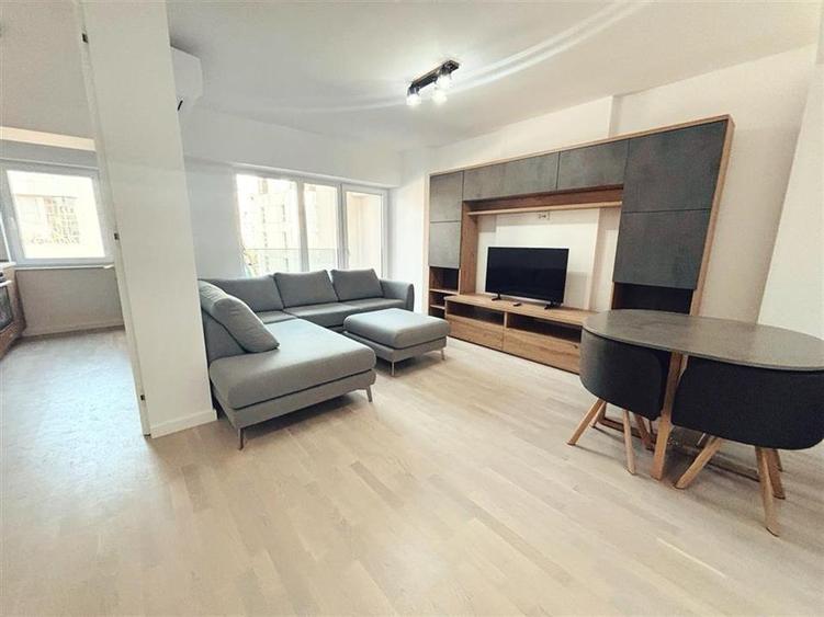 Apartament cu 2 camere decomandat, mobilat în P-ța Mihai Viteazu