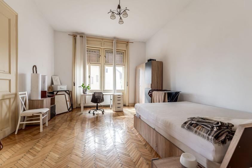 Apartament cu 3 camere semidecomandat, mobilat în Iosefin