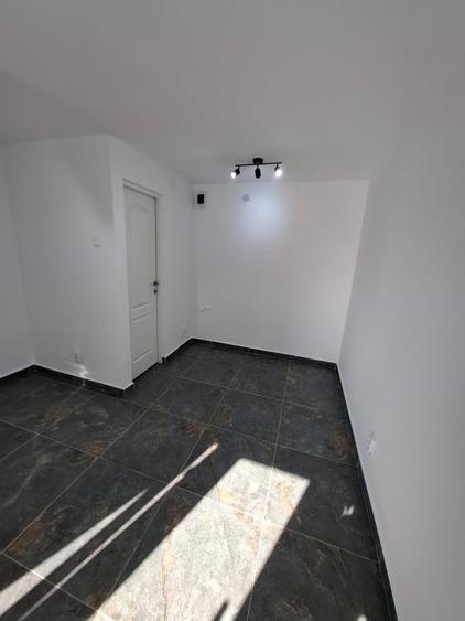 Spațiu comercial, de 1 mp, în Podu Roș