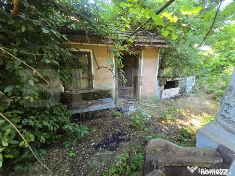Casă cu 3 camere cu Teren 1954 Mp în Tomșani