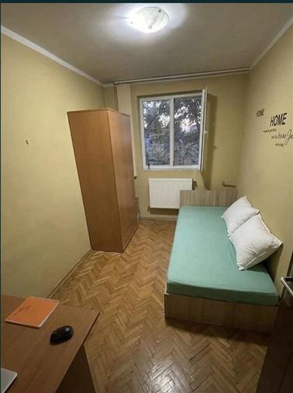 Apartament cu 3 camere nedecomandat, mobilat în Complex Studențesc