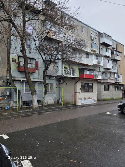 Garsonieră decomandată în Eroii Revoluției