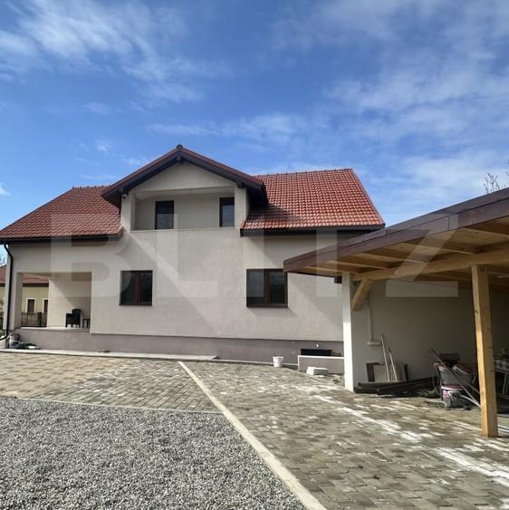 Casă individuală cu 7 camere cu Canalizare în Simeria