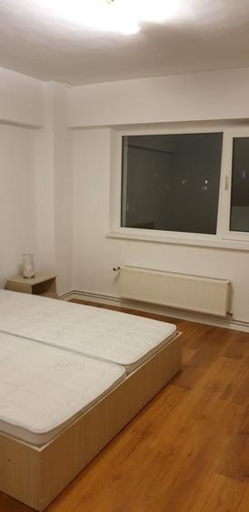 Apartament cu 3 camere decomandat în Centrul Civic