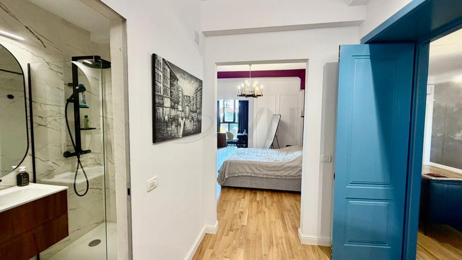 Apartament cu 4 camere decomandat, mobilat în P-ța Victoriei