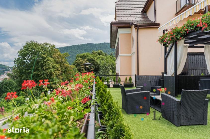 Apartament cu 3 camere, mobilat în Schei