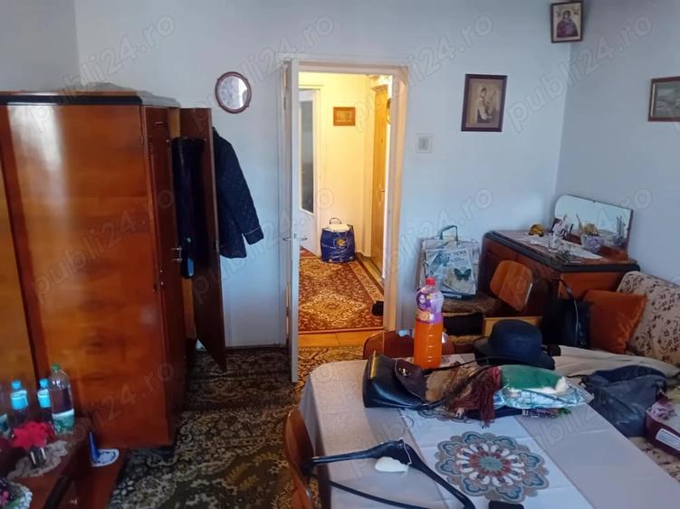 Apartament cu 3 camere decomandat în Mărăței