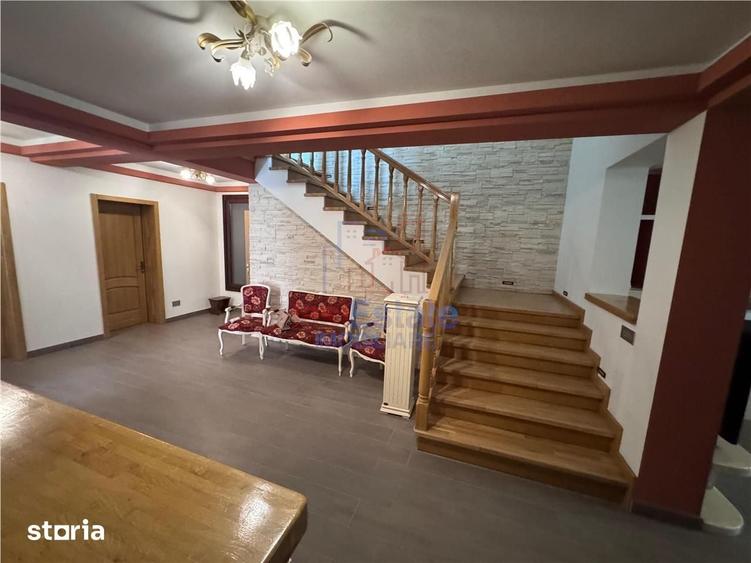 Casă cu 5 camere cu Teren 1000 Mp în Rediu
