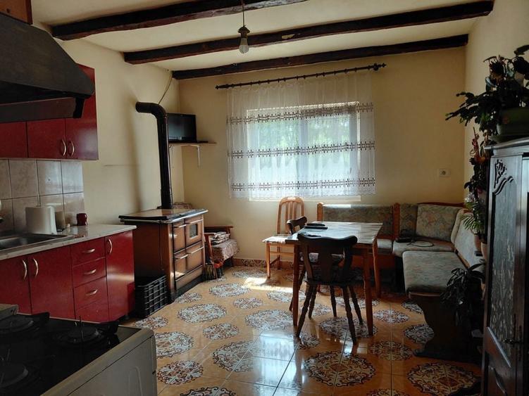 Casă cu 4 camere în Pătârș