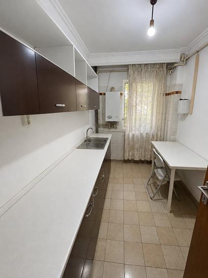 Apartament cu 3 camere semidecomandat în Trivale