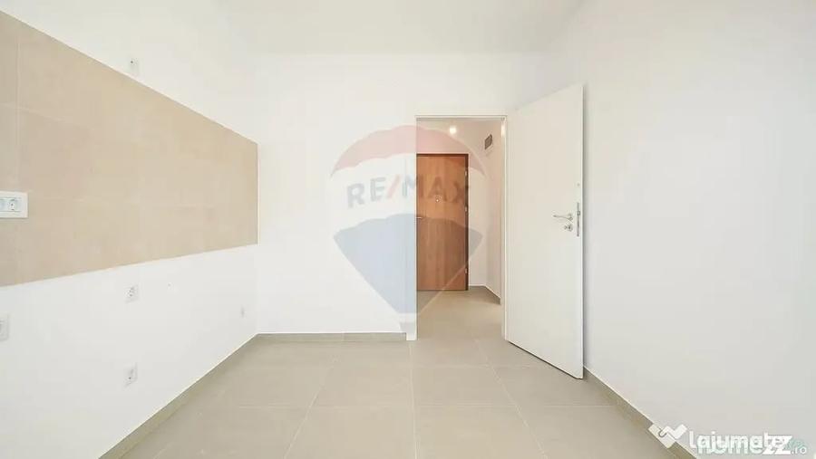 Apartament cu 2 camere decomandat în Tractorul