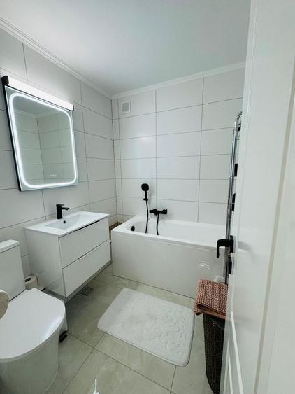 Apartament cu 2 camere semidecomandat, mobilat în Olteniței