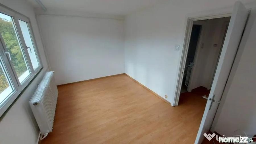 Apartament cu 2 camere semidecomandat în Tătărași