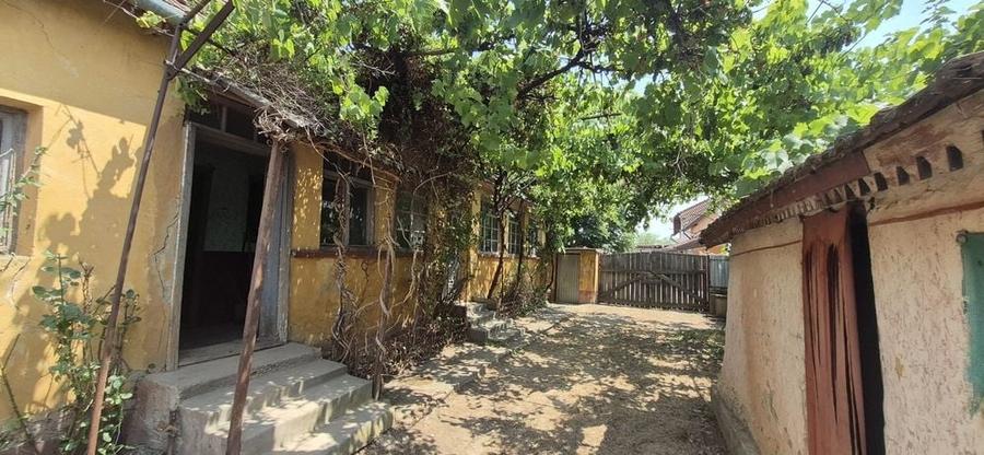 Casă cu 3 camere în Toboliu