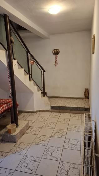 Casă cu 9 camere cu Teren 567 Mp în Central