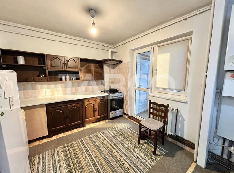 Apartament cu 3 camere semidecomandat, mobilat în Grigorescu