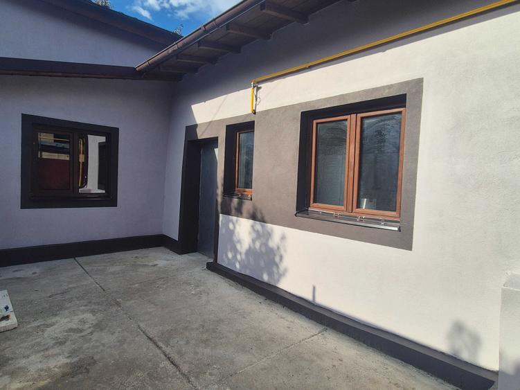 Casă cu 2 camere cu Teren 80 Mp în Central