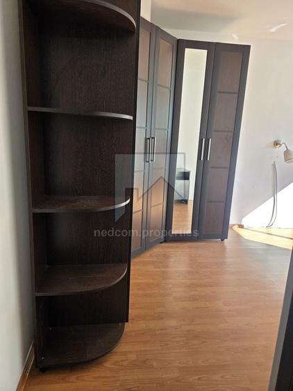 Apartament cu 3 camere semidecomandat, mobilat în Berceni