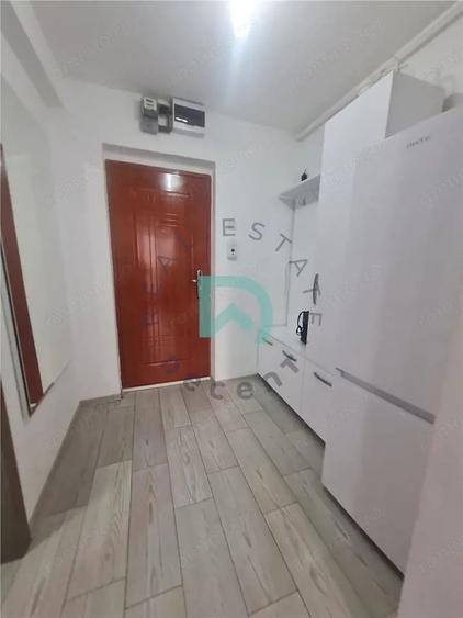 Apartament cu 2 camere semidecomandat în Vlahuță