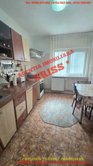 Apartament cu 3 camere decomandat în Găvana