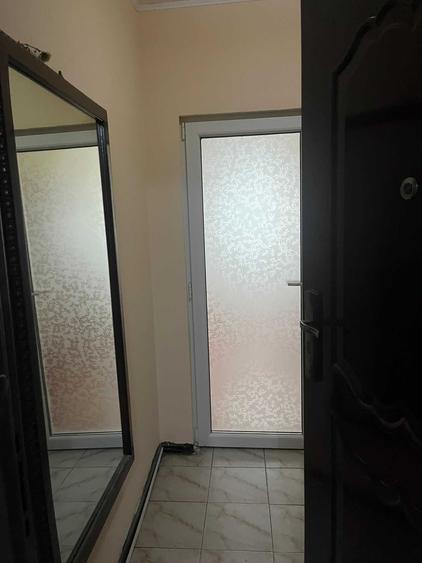 Apartament cu 2 camere semidecomandat în Olteniței