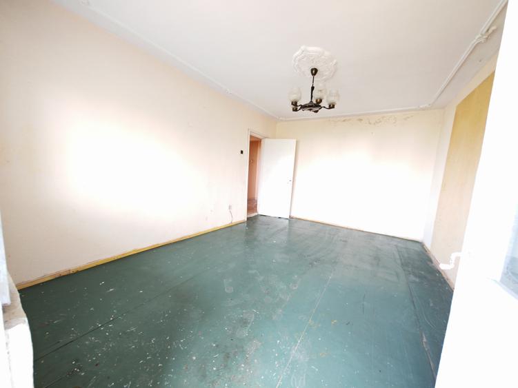 Apartament cu 3 camere decomandat în Faleza Nord