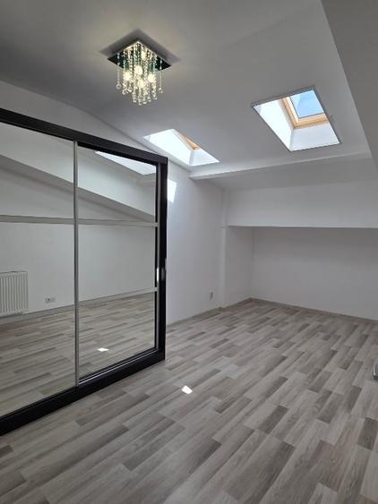 Apartament cu 3 camere decomandat, mobilat în Drumul Taberei