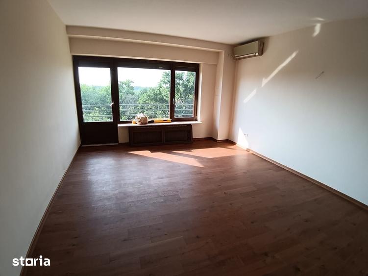 Apartament cu 3 camere în Primăverii