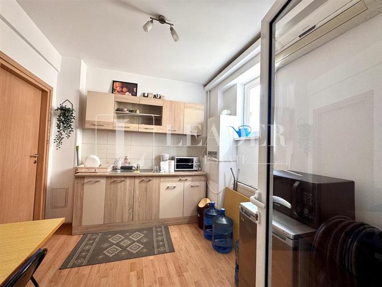 Apartament cu 4 camere decomandat în Titulescu