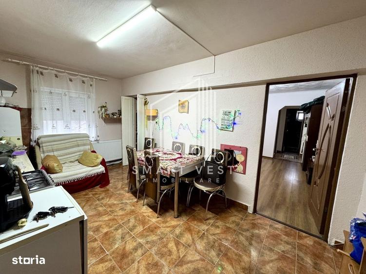 Apartament cu 2 camere semidecomandat în Botizului