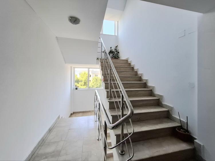 Apartament cu 4 camere decomandat, mobilat în Dristor