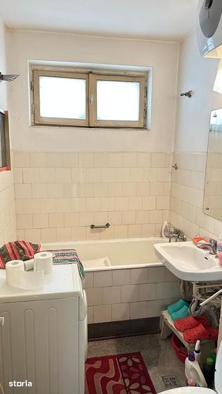 Apartament cu 3 camere semidecomandat în Iancului
