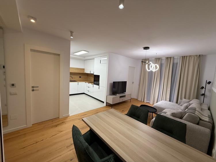 Apartament cu 2 camere semidecomandat în Aviației